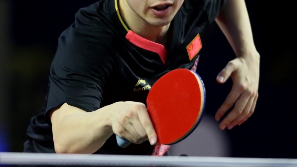 how to hold a ping pong paddle